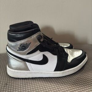 Air Jordan 1 Retro High OG - Silver Toe